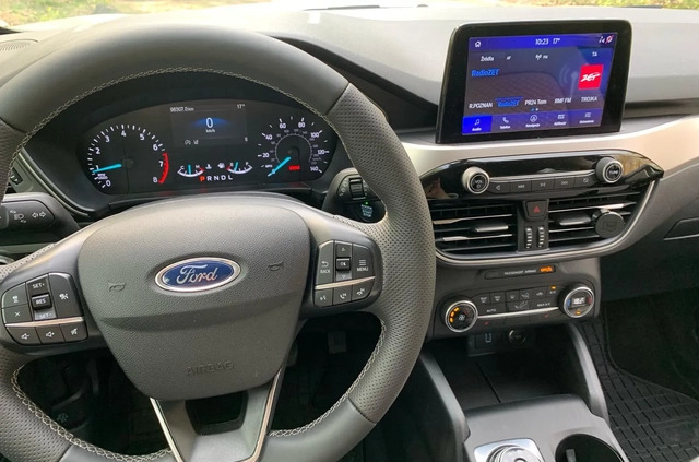 Ford Escape cena 71900 przebieg: 96140, rok produkcji 2020 z Susz małe 154